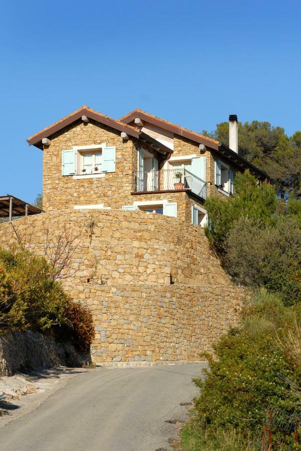 B&B Normanna Dolceacqua Bagian luar foto